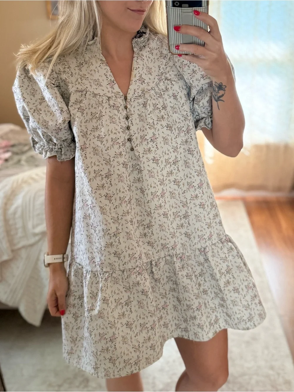 entro Dress with Floral Print and Puff Sleeves